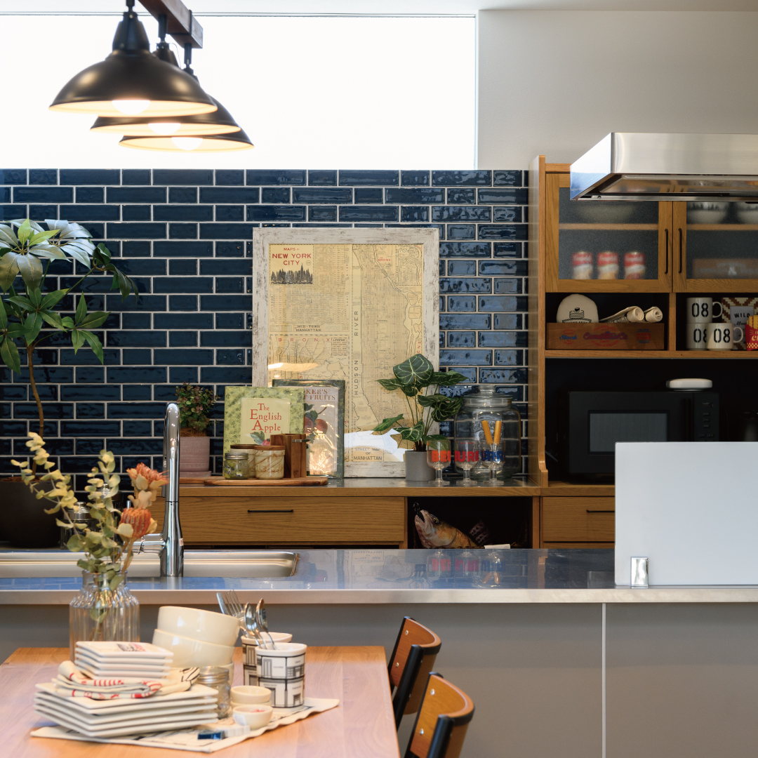 余白を活かし、素材を“編集”した住まい